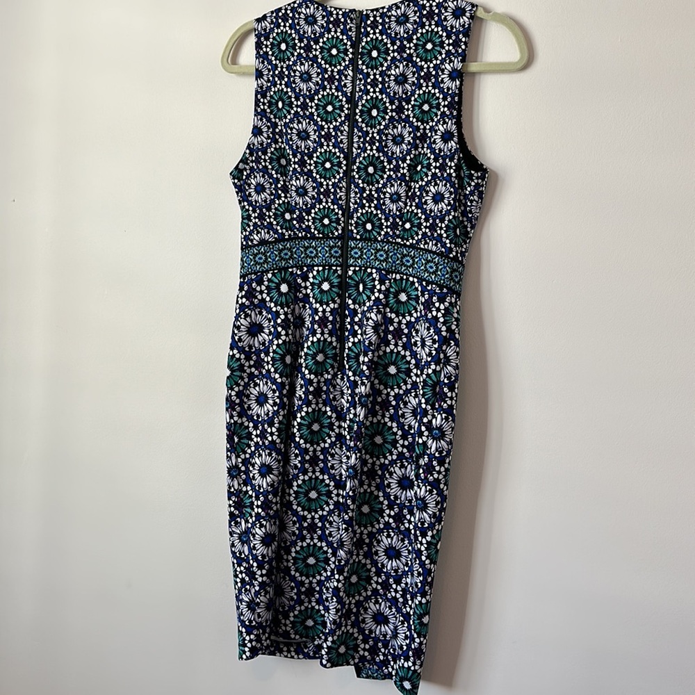Maggy London Sleeveless Dress - Picture 4 of 6